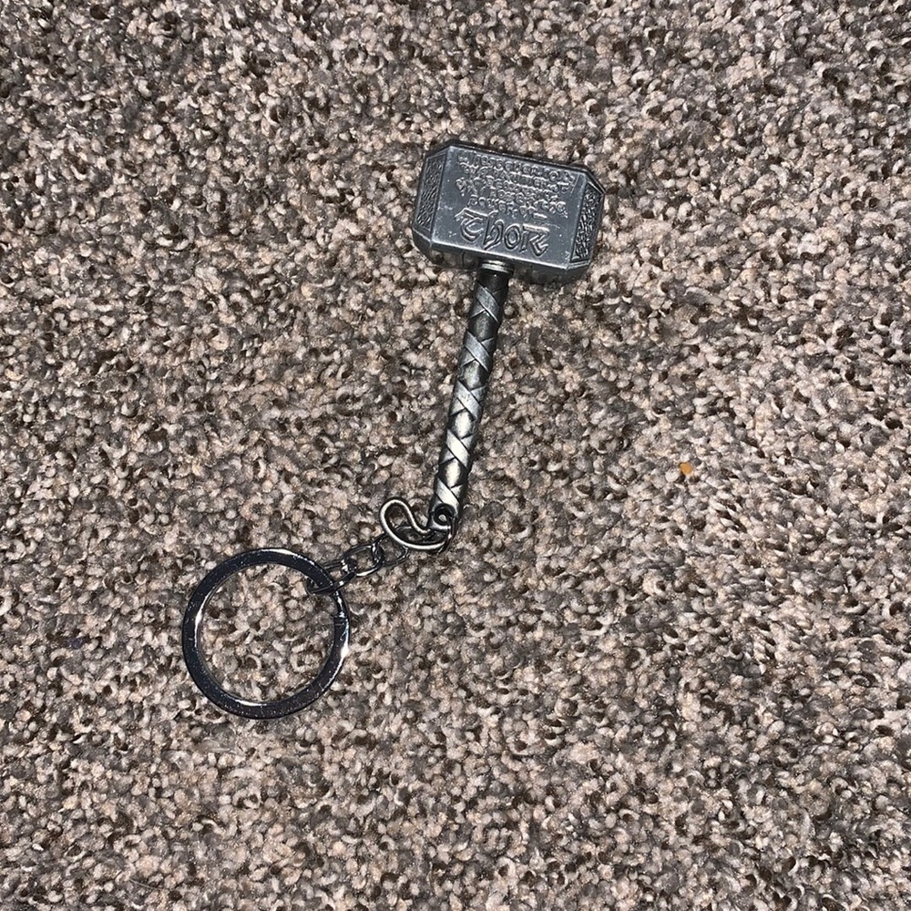 MARVEL Thor’s hammer keychain